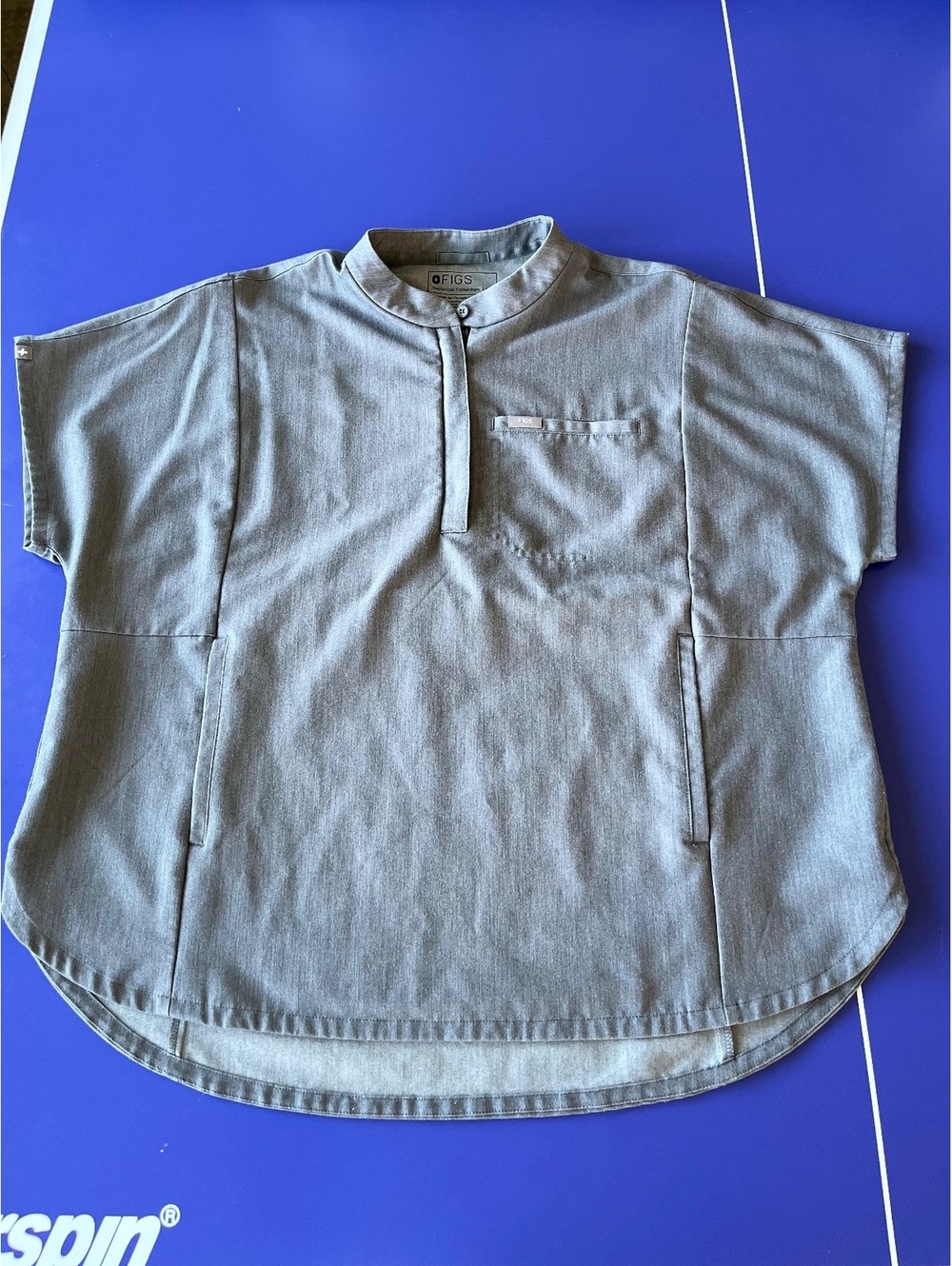 FIGS Technical Collection Montex Relaxed Gray Graphite Scrub Top Women’s XXL